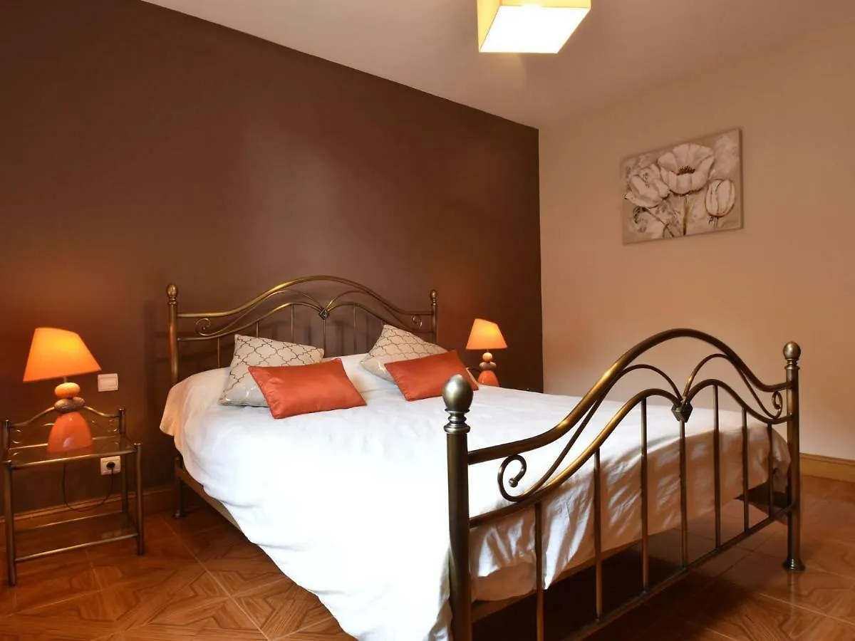 Luxurious Holiday Home In Domme With Swimming Pool Saint-Cirq-Madelon فرنسا